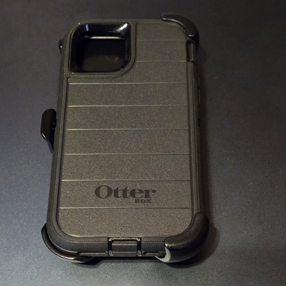 Iphone 11 Otterbox Defender Pro With Clip - Picture 1 of 7